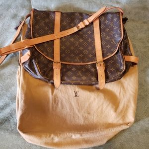 Louie Vuitton Saumur 43